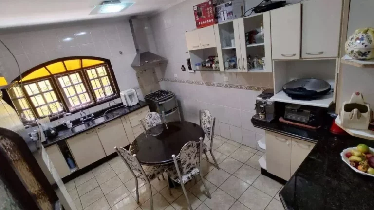 Imagem Casa para locação no condomínio Colonial Village em Caucaia do Alto, Cotia - SP | Batelli Imóveis