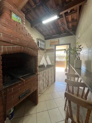 Imagem Casa geminada com churrasqueira em São Vicente!