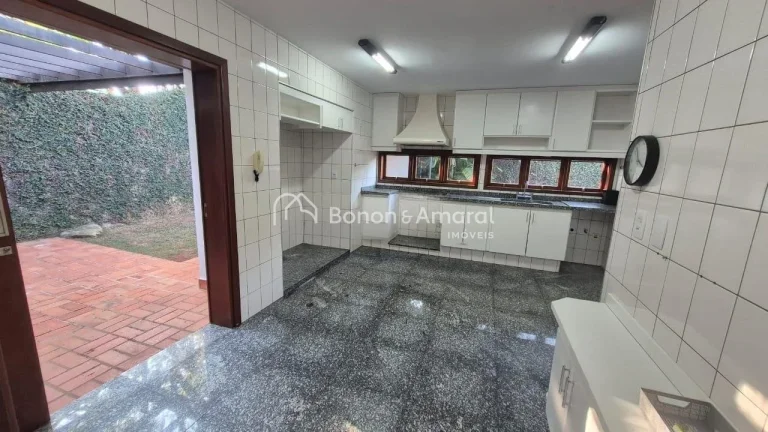 Imagem Localizado em uma das áreas mais nobres da cidade, o condomínio conta com segurança e portaria 24...