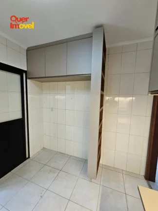 Imagem Imóvel impecável no coração de Ribeirão Preto-SP, no bairro Santa Cruz do José Jacques! 3 quartos, 1 suíte, 2 vagas. Entre em contato com a Quer Imóvel Negócios Imobiliários!
