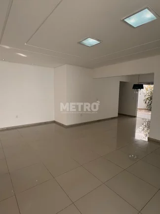 Imagem Casa, Cond. Água Viva, Piscina, Gourmet com churrasqueira, 4 4, sendo 2 suítes