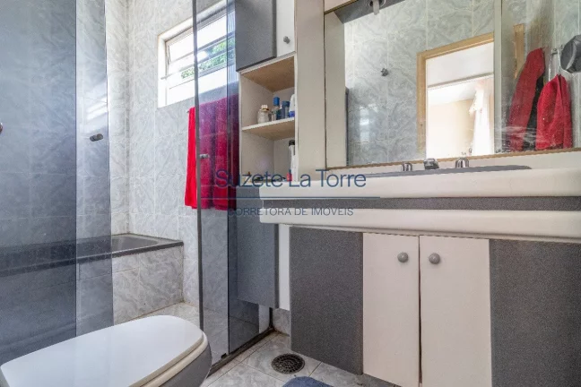 Imagem Apartamento charmoso com pé direito alto, ambientes amplos e muito iluminado. Ótima localização ...