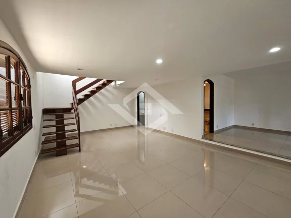 Imagem Casa em Condomínio Fechado na Barra da Tijuca: 4 Quartos, 300 m²