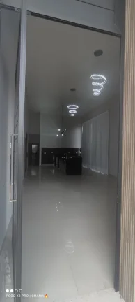 Imagem Casa à Venda com 450m², 3 dormitórios, 3 suítes, 1 sala e 4 vagas!!!