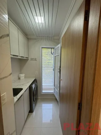 Imagem Apartamento Finamente Mobiliado – 3 Dormitórios | 2 Vagas | Vista para o Cristo Luz | Bairro Nações – Balneário Camboriú