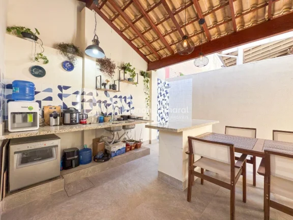Imagem Esta charmosa casa, totalmente planejada e recém reformada, oferece conforto e praticidade para tod...