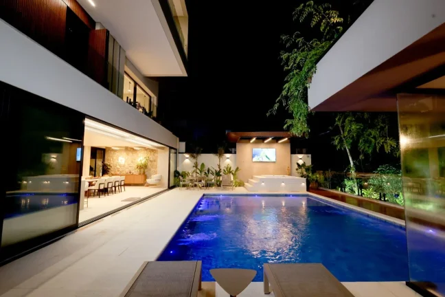Imagem Casa à venda em Riviera de São Lourenço Módulo 16: 7 quartos, 7 suítes, 3 salas, 6 vagas de garagem, 738,00m² de área.