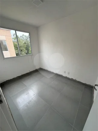 Imagem Casa em Condomínio à venda com 2 quartos em Jardim Petrópolis, Cotia - SP