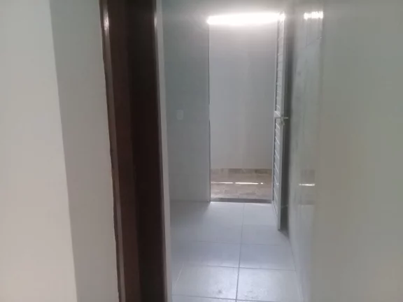 Imagem Sobrado em Condomínio para Locação em Praia Grande-SP, no Balneário Esmeralda: 2 quartos, 1 banheiro, 1 vaga, 60m².