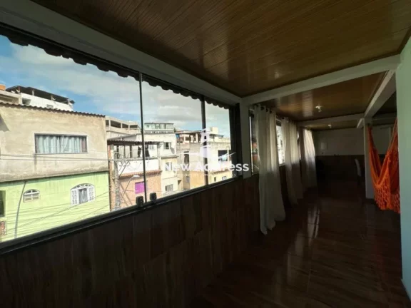 Imagem Casa em Alto Lage: 300 m², 5 quartos, 3 banheiros, garagem. Dois pavimentos. Financiável.