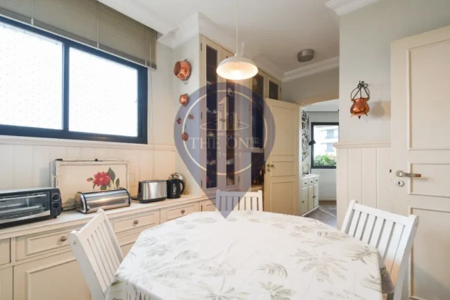 Imagem Apartamento à venda em Moema, São Paulo-SP, 3 quartos, 3 suítes, 2 salas, 3 banheiros, 3 vagas, 202m².