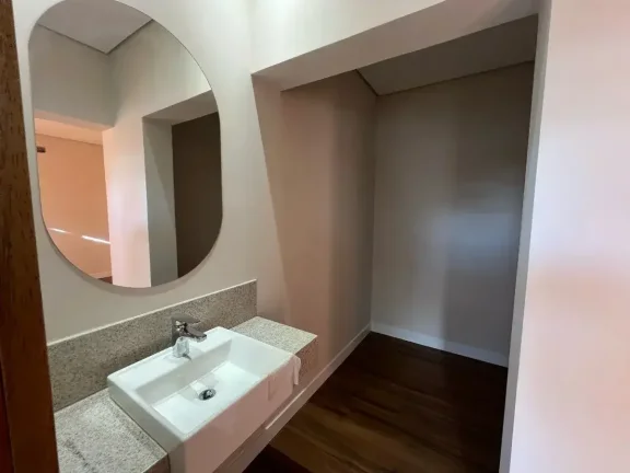 Imagem Casa Nova de Alto Padrão à Venda em Condomínio Tranquilo