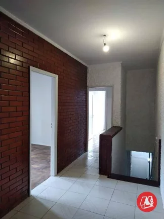 Imagem Sobrado com 3 dormitórios para alugar, 144 m² por R$ 2.023,00/mês - São João - Porto Alegre/RS
