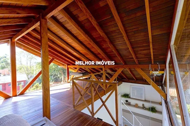 Imagem Casa espaçosa á venda com 03 dormitórios sendo 02 suítes localizada na Praia de Taquaras/SC