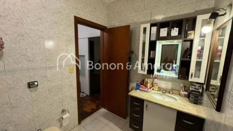 Imagem Venha conhecer esse espaçoso sobrado, pronto para morar, que conta com 211 m² de área construída...