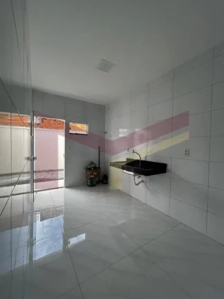 Imagem Casa 2/4 sendo uma suíte Pronta para morar