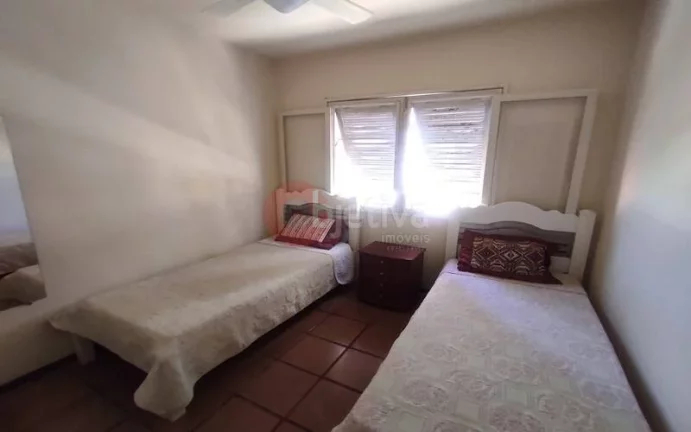 Imagem Apartamento de 3 quartos à 300 metros da Praia - Algodoal - Cabo Frio - RJ