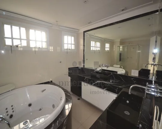 Imagem Apartamento com living amplo para 03 ambientes, terraço com churrasqueira, piso de mármore, sala d...
