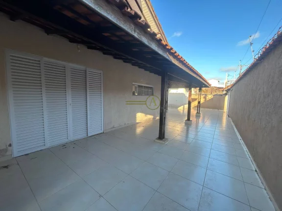 Imagem Casa lote inteiro á venda com 3 quartos (1 sendo suíte) - Jd. Peruíbe