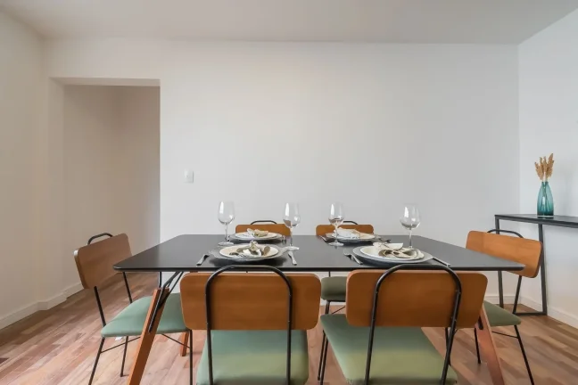 Imagem Apartamento Reformado 97M², 3Q, 1 Suíte, 2 Banheiros, 1 Vaga, Salão de Festas.