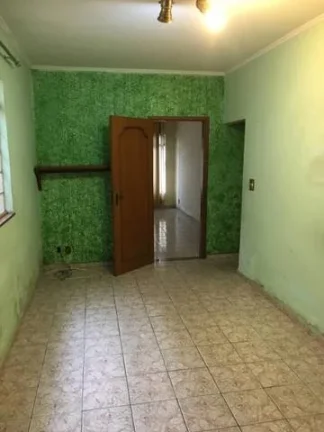 Imagem Casa Antiga com Terreno de 300 m² área 277 m² Construída Ótima Construtor