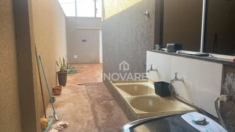 Imagem Casa com 2 dormitórios à venda, 140 m² por R$ 250.000,00 - Setor Santa Rita - Itumbiara/GO