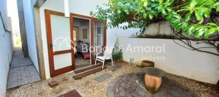 Imagem Linda casa á venda no Condomínio Reserva Iguatemi com hall de entrada social e de serviço, vaga p...