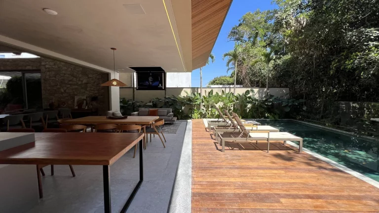 Imagem *Casa Excepcionalmente Decorada à Venda no Módulo 11, Riviera*