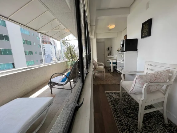 Imagem Sala Comercial com 2 ambientes e 1 vaga na Avenida Central - Balneário Camboriú