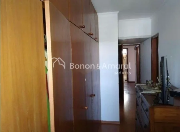 Imagem Localizado em uma das regiões mais desejadas de Campinas, este apartamento no Cambuí oferece confo...