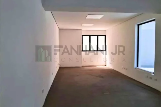 Imagem Casa Comercial para Locação em São Paulo-SP, Bairro Jardim América: 8 Salas, 8 Banheiros, 700m² de Área