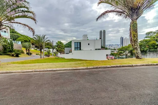 Imagem Terreno com 450m2 vista mar na Barra em Balneário Camboriú