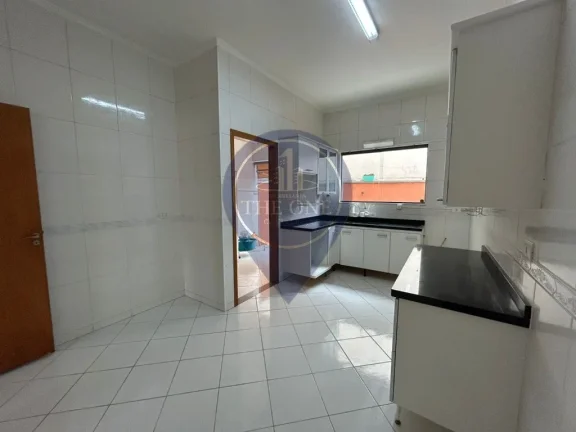 Imagem Casa em Condomínio à venda em Bosque da Saúde, São Paulo-SP: 2 quartos, 2 suítes, 3 banheiros, 2 vagas, 142m²!