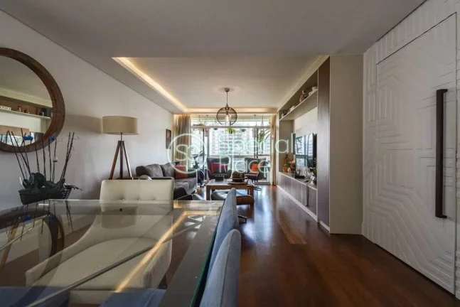 Imagem Apartamento com 183m² totalmente reformado, super amplo, com muita luz natural, muito arejado em Mo...