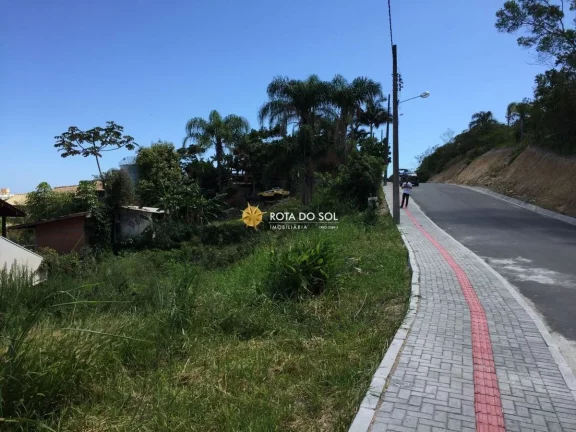 Imagem Terreno amplo à Venda em Quatro Ilhas Bombinhas SC