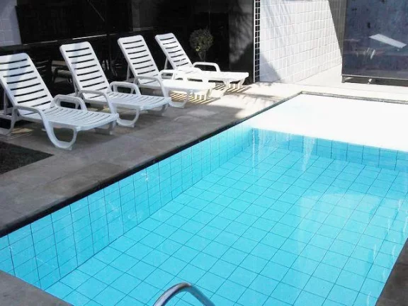 Imagem Praia de Pitangueiras, centrinho, 100 metros da praia, excelente lazer, 2 garagens, local nobre, alto padrão !!!