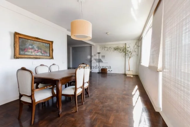 Imagem Apartamento 3 quartos, 1 suite, 2 vagas, 274 m2 varanda, para modernizar