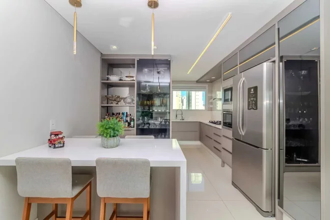 Imagem Apartamento 2 suítes e 2 dormitórios com 2 vagas de garagem em Balneário Camboriú/SC