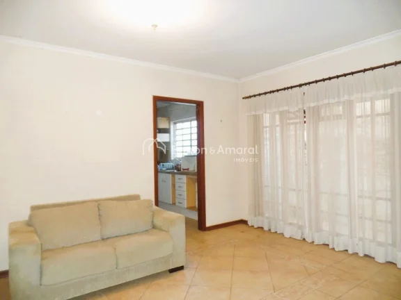 Imagem Térrea, com mezanino, quintal, bem localizada em um bolsão de segurança.
Fácil acesso para Unica...