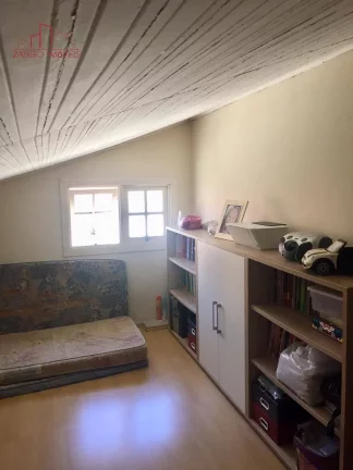 Imagem Belíssima Casa em condomínio fechado no Horto do Ipê -308m²