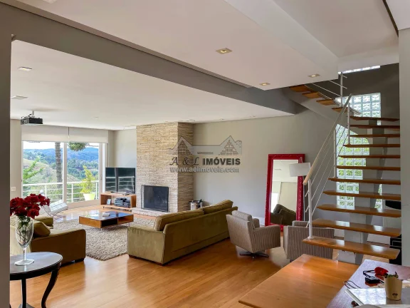 Imagem Casa à venda em Campos do Jordão – Com 7 suítes e vista panorâmica