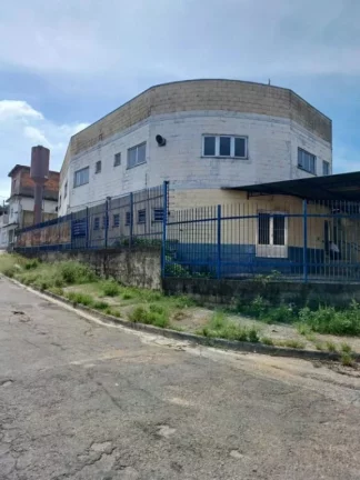 Imagem Galpão à venda, 397 m² por R$ 700.000,00 - Vila Bartira - Itaquaquecetuba/SP