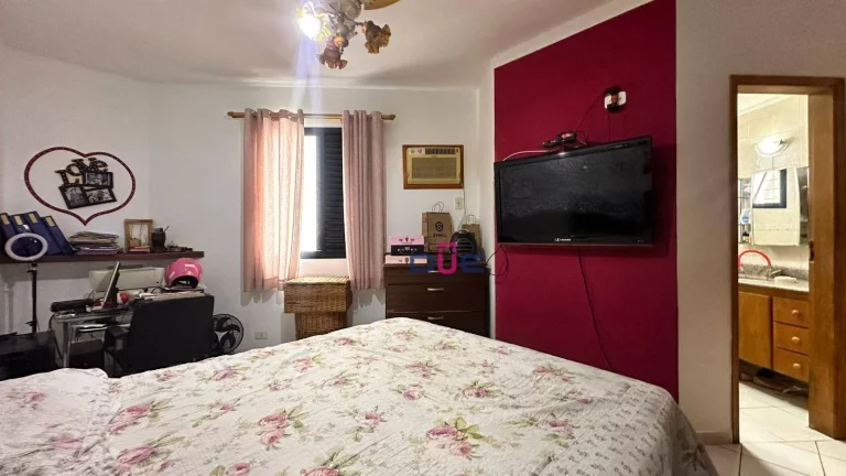 Imagem Apartamento com 2 dormitórios sendo 1 suite No Embaré. vaga demarcada, salao festas amplo, churrasqueira, e salao de jogos. Andar alto com vista livre