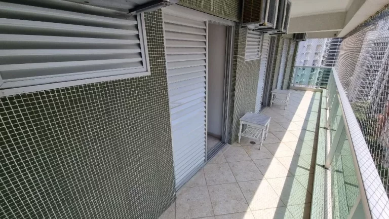 Imagem PITANGUEIRAS- CALÇADÃO COM LINDA VISTA MAR , MARAVILHOSA ÁREA DE LAZER , 02 VAGAS DE GARAGEM NO PRÉDIO.