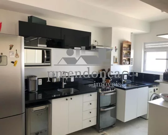 Imagem Apartamento em andar alto, com excelente vista, varanda envidraçada, living para 02 ambientes, 03 d...