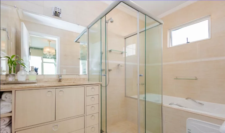 Imagem Sobrado em Condomínio de 3 quartos no bairro Santa Felicidade