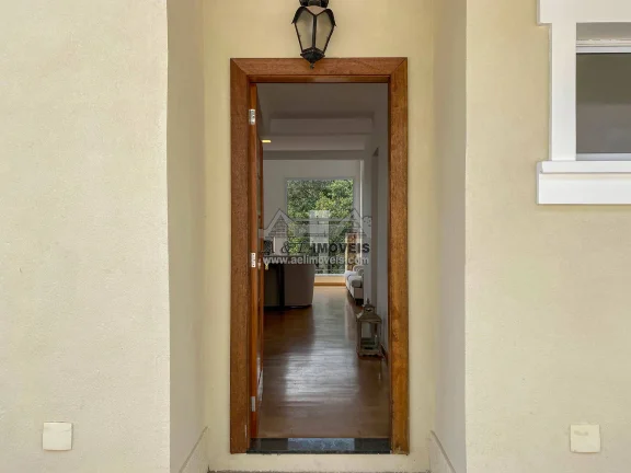 Imagem Casa à venda em Campos do Jordão – Com 4 dormitórios e vista exuberante