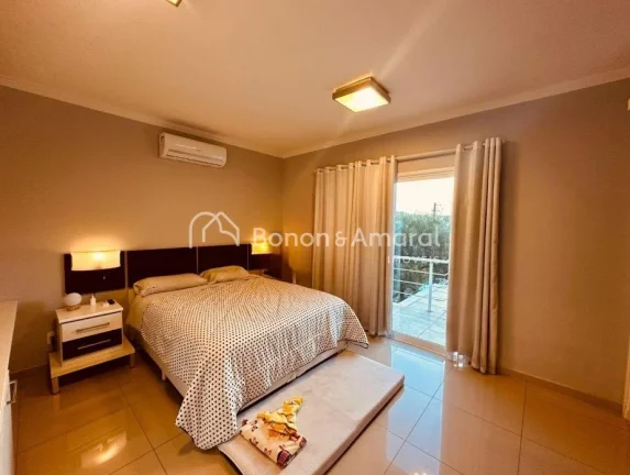 Imagem Casa Ã  venda em condomÃ­nio na cidade de Valinhos/SP.

Sobrado com design contemporÃ¢neo, com 3 suÃ...