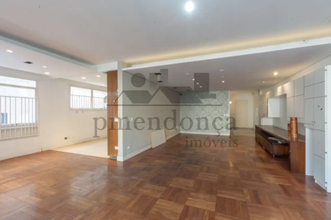 Imagem Apartamento reformado com 230m² em Higienópolis, 3 quartos (1 suíte) e 2 vagas.