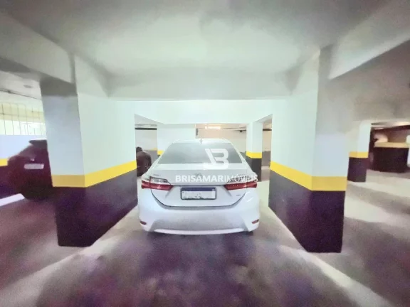 Imagem PITANGUEIRAS- FRENTE AO MAR COM MARAVILHOSA VISTA E VAGA DE GARAGEM DEMARCADA NO PRÉDIO.